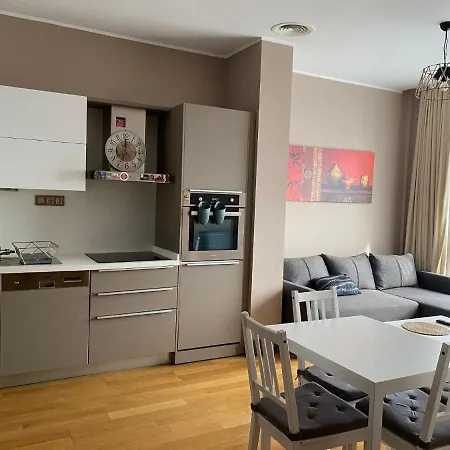 Deluxe 11 Unit For Rent In Centre Of