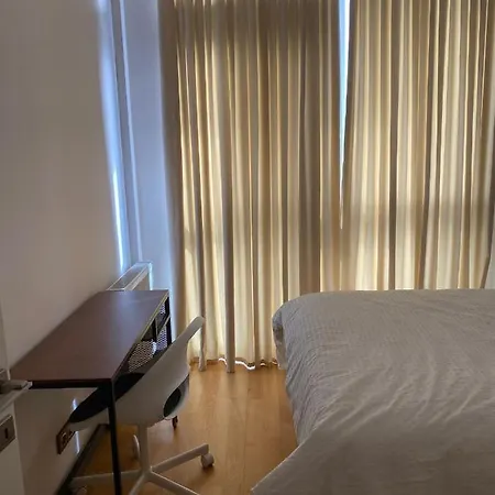 شقة Deluxe 11 Unit For Rent In Centre Of